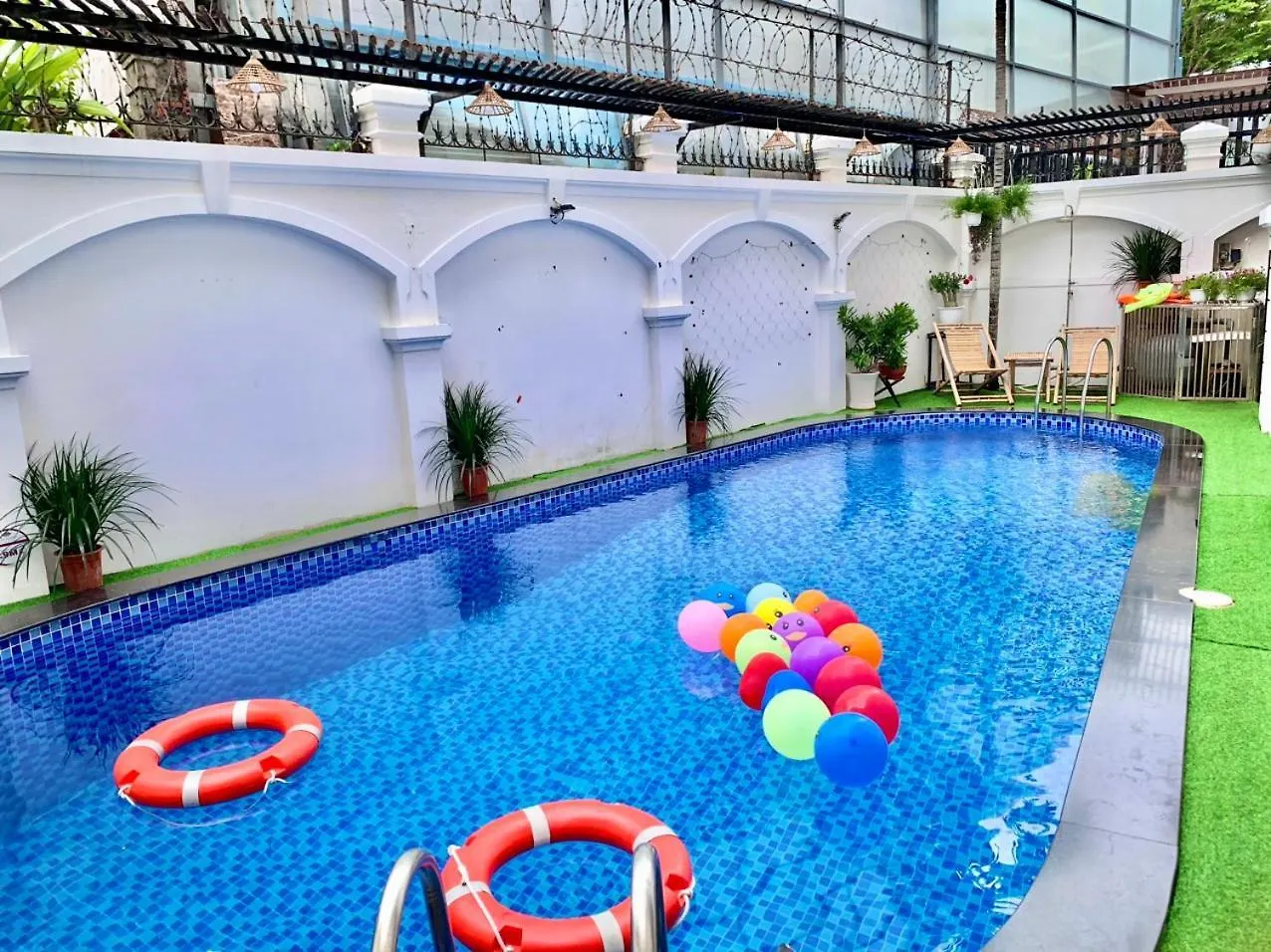 Villa Duc Hoang Ho Boi Cot Co Bai Sau Xanh ブンタオ